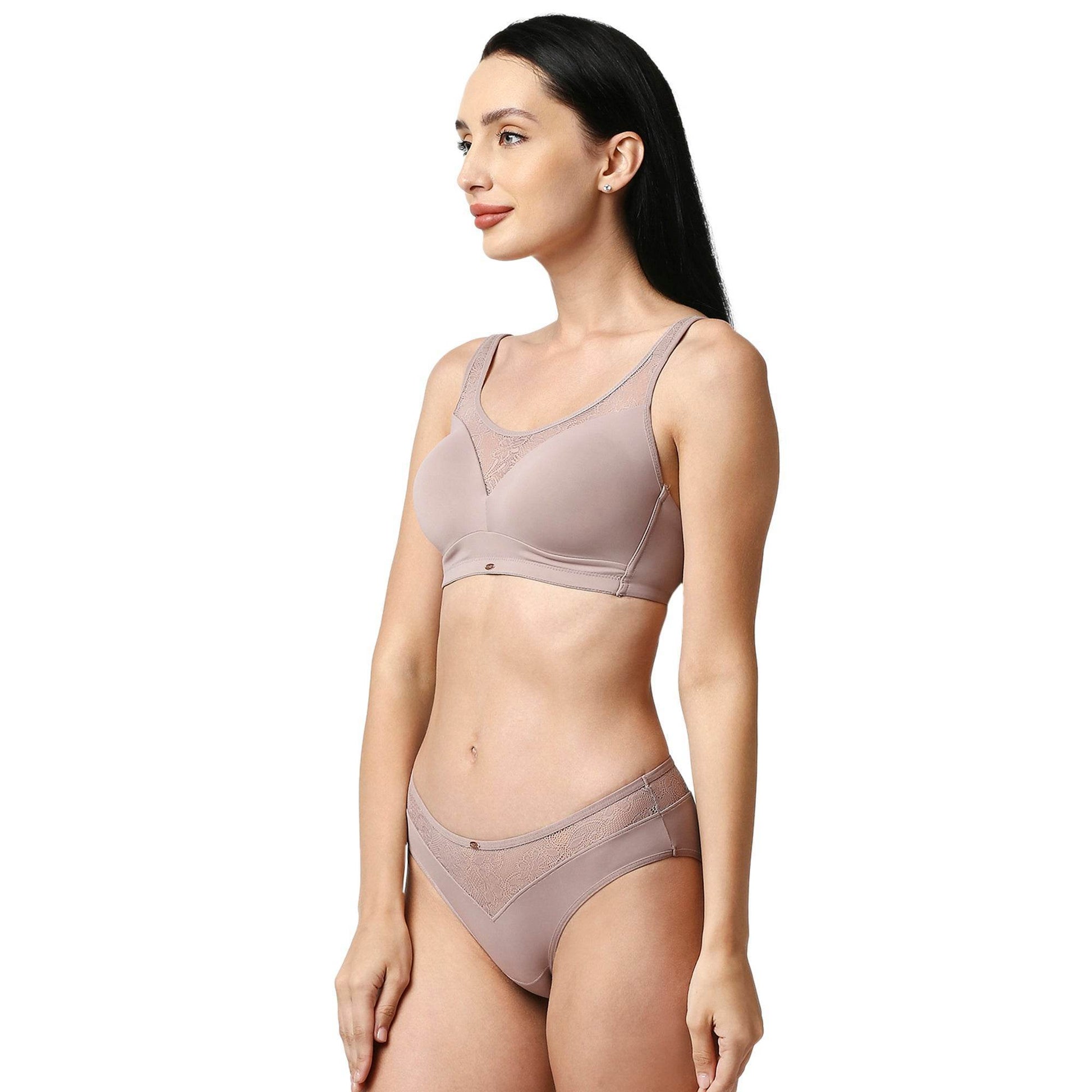 Elegant Full Coverage Padded Bra & Lace Detail Mid-Rise Brief Set