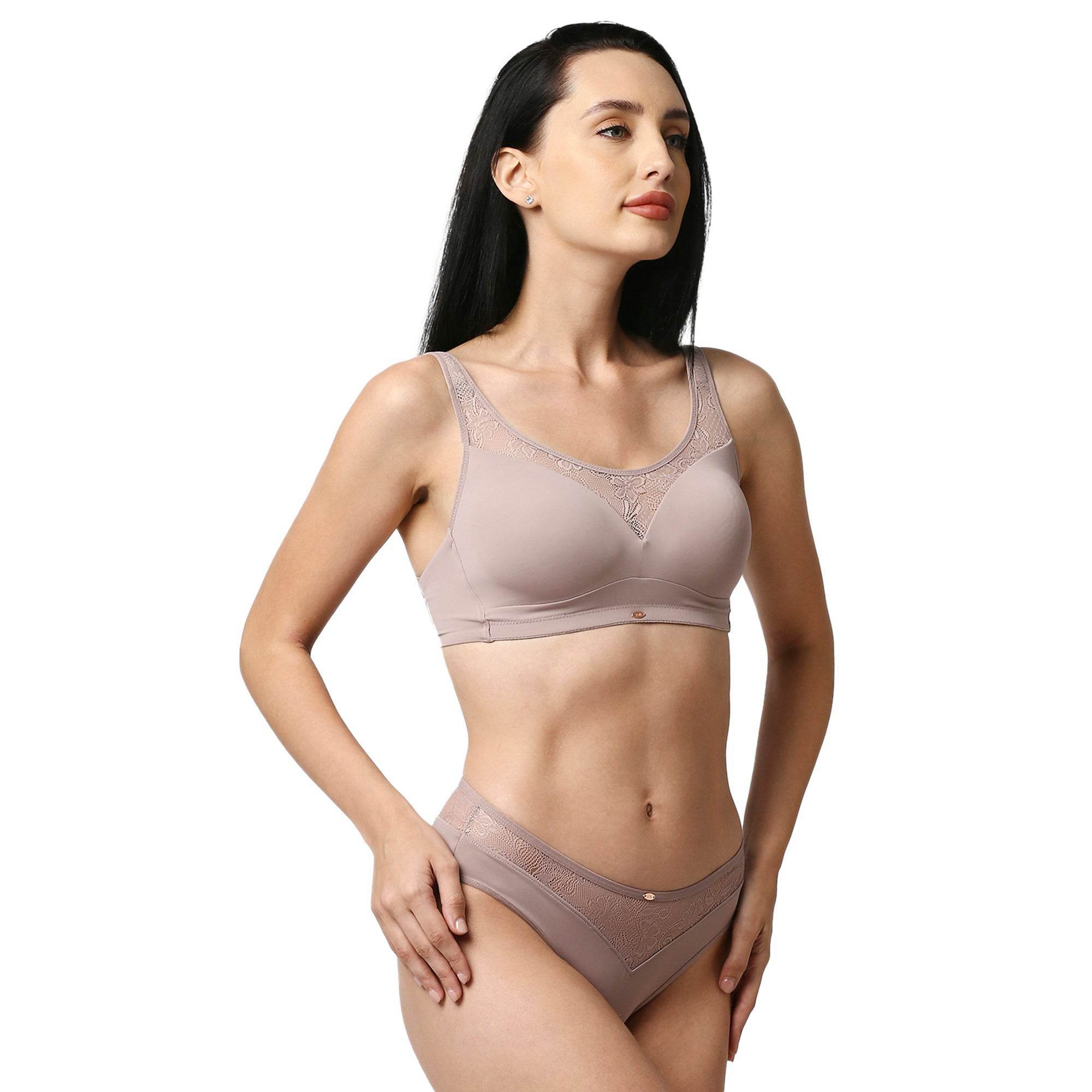 Elegant Full Coverage Padded Bra & Lace Detail Mid-Rise Brief Set