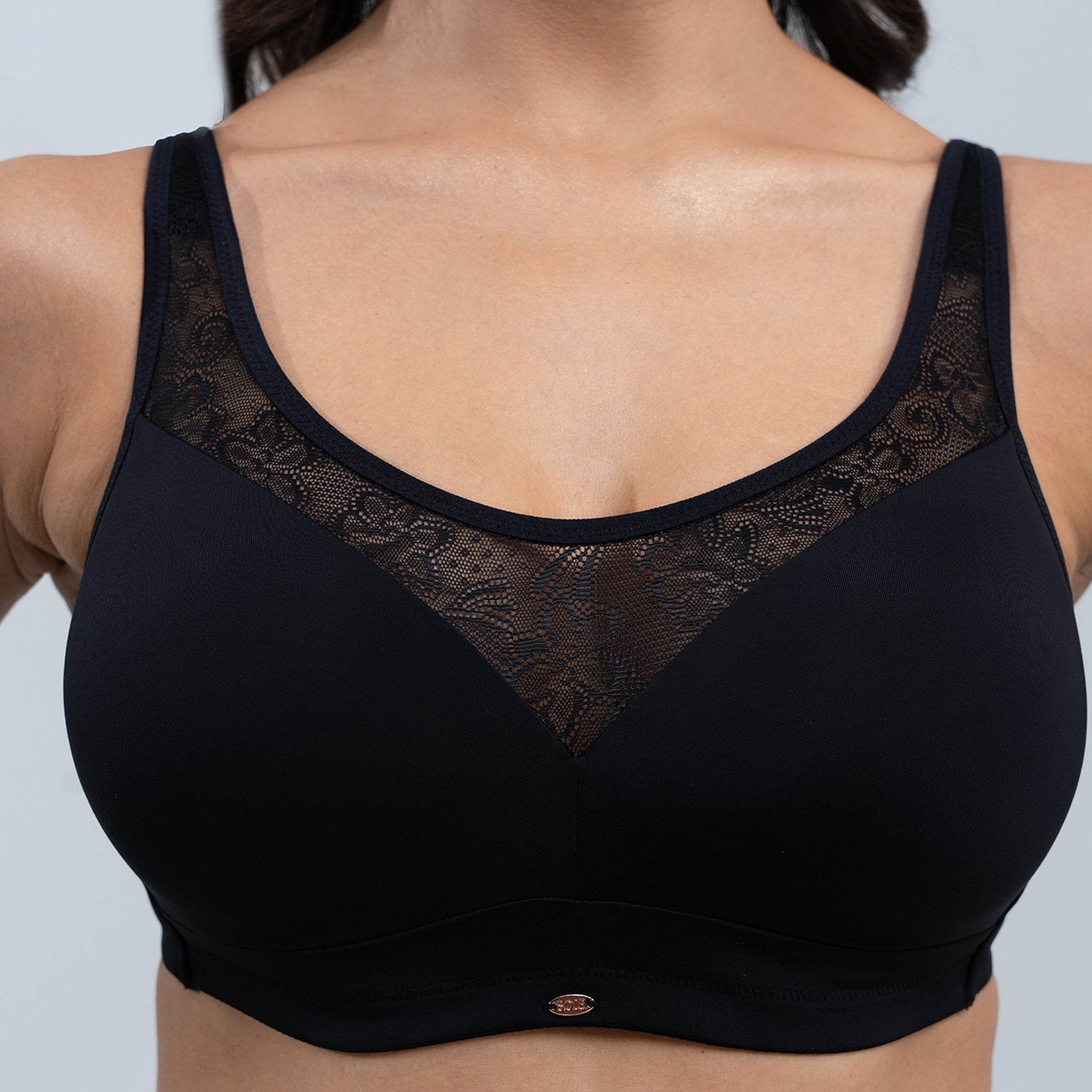 Luxe Comfort: Full Coverage Padded Non-Wired Bra with Elegant Lace Detailing